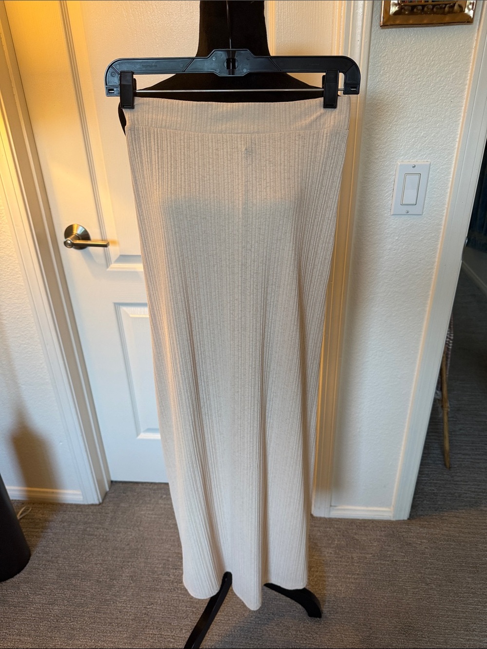 American Eagle Outfitters Cream Ribbed Maxi Skirt